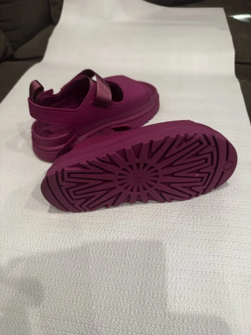 UGG Kids Platform Sandals Size 1 Magenta Purple